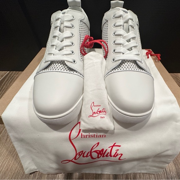 Christian Louboutin - Picture 8 of 9